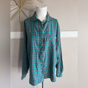Laura Mae Green and Red Plaid Shirt Size Medium
